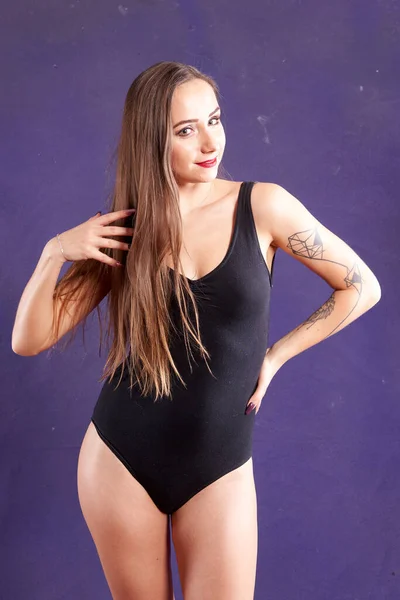 Una Ragazza Bianca Bella Forma Ballando Con Fascia Arancione — Foto Stock