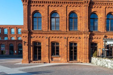 Tadilattan sonra eski fabrika binası