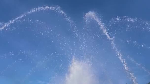 Tops Large Fountain Flying Circular Jets Gushing Upwards Blue Sky — Stock Video