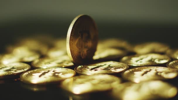 黄金きらめく bitcoins — ストック動画