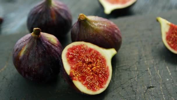 Delicious figs in closeup — Stock Video