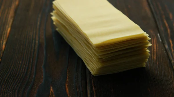 Fogli di lasagne in pila — Foto Stock