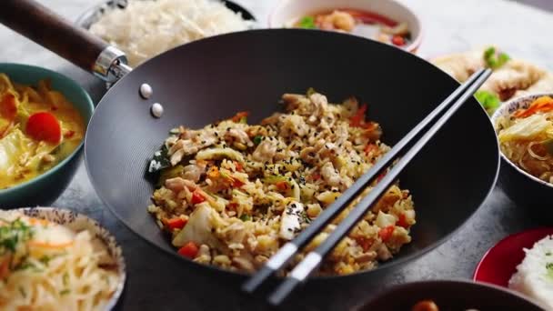 Conjunto de comida china. Composición del concepto de comida estilo asiático. — Vídeos de Stock