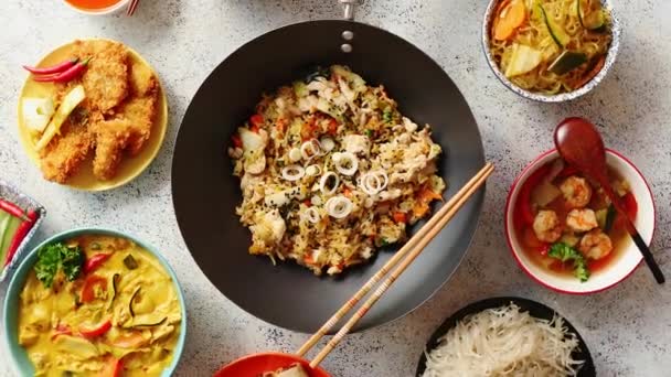 Kinesisk mat. Livsmedelskoncept av asiatisk typ. — Stockvideo
