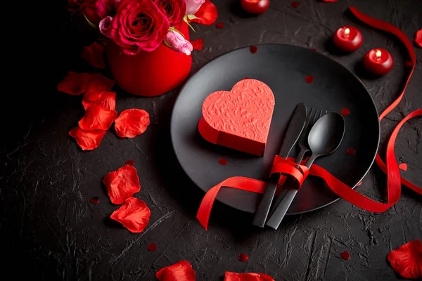 Saint Valentin, table et concept de dîner romantique . — Photo