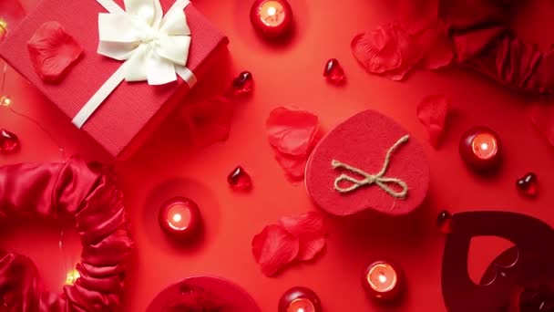 Valentijnsdag Romantisch Decoratie Met Rozen Giften Van Doos Kaarsen Een — Stockvideo