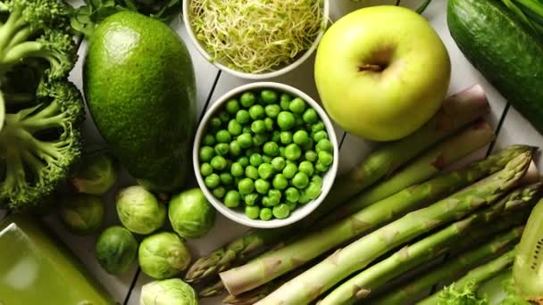 Verduras, frutas y hierbas ecológicas antioxidantes verdes — Vídeo de stock