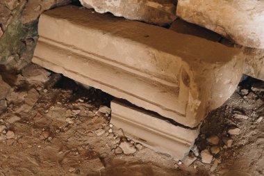 Ağustos 2018, ujazd Köyü, Polonya: Harabeleri eski Lehçe krzyztopor aradım Kalesi