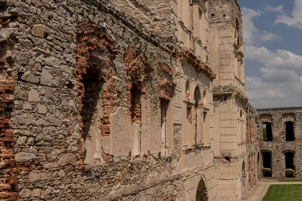 Augustus 2018 Ujazd Dorp Polen Ruïnes Van Oude Pools Kasteel — Stockfoto