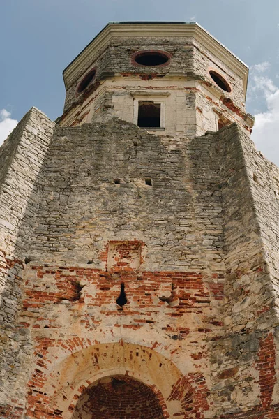 Agosto 2018 Aldeia Ujazd Polônia Torre Ruínas Antigo Castelo Polonês — Fotografia de Stock