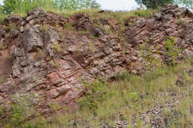 Variscan orogeny eski kalker ocağı içinde jeolojik yapılarının detayını holly zachelmie yılında Polonya Dağları aşmak