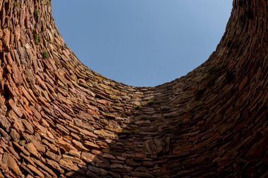 büyük bir baca eski çelik fabrikası taştan iç