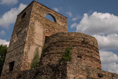 Harabeleri eski değirmen Polonya kasabasında samsonow çelik