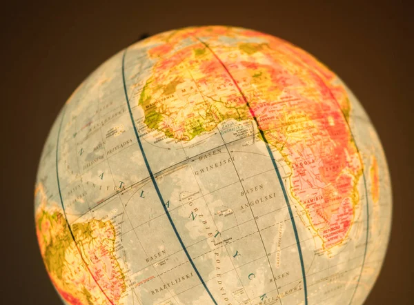 Leuchtende Globus Modellkarte Isoliert Über Dunklem Hintergrund — Stockfoto