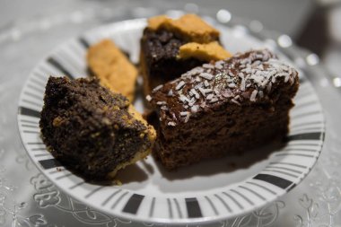 pasta plaka üzerinde