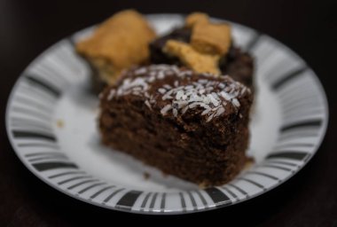 pasta plaka üzerinde