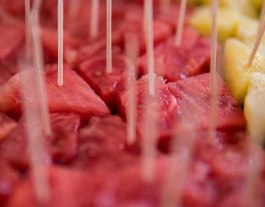  kürdan üzerinde karpuz