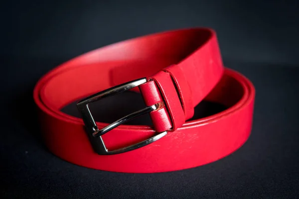 Cinturón rojo de los hombres —  Fotos de Stock
