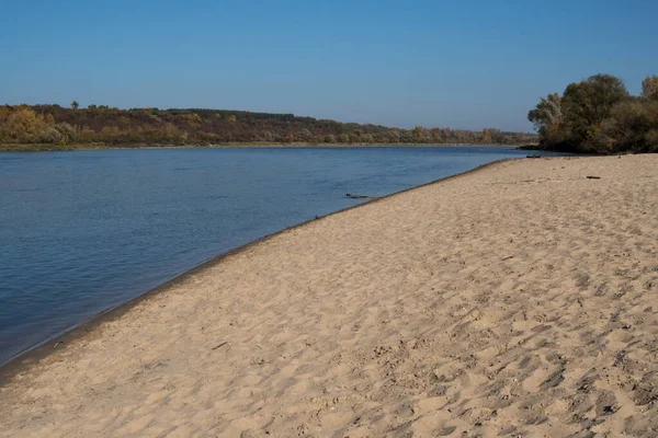 Homokos strand a Vistula folyó felett — Stock Fotó