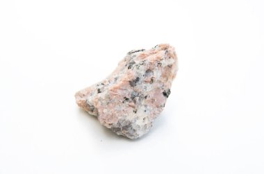 Beyaz arkaplan üzerinde izole edilmiş monzonik granit detayı