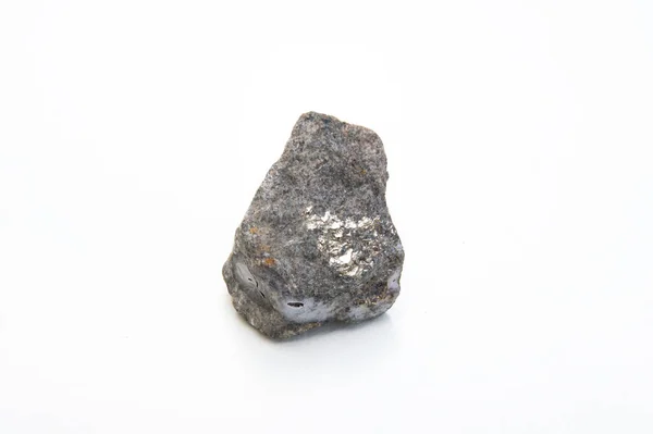 Detalhe Chalcopyrite Isolado Sobre Fundo Branco — Fotografia de Stock