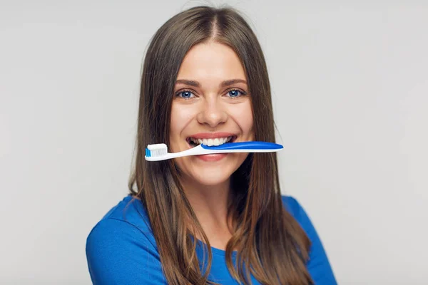 Portrait Woman Holding Toothbrush Mouth Teeth Health Concept — Stock Photo, Image