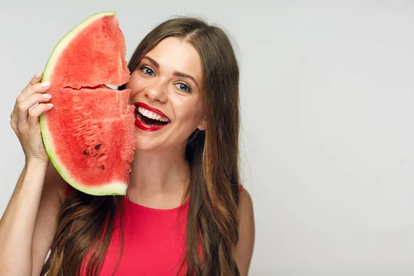 Lächelnde Frau Roten Kleid Mit Wassermelone — Stockfoto