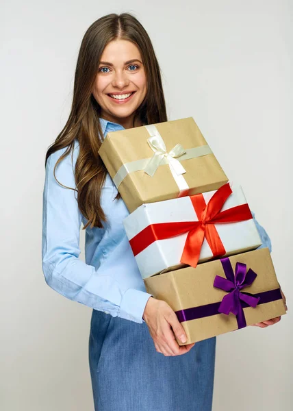 Mujer Negocios Con Camisa Azul Falda Gris Sosteniendo Montón Cajas —  Fotos de Stock