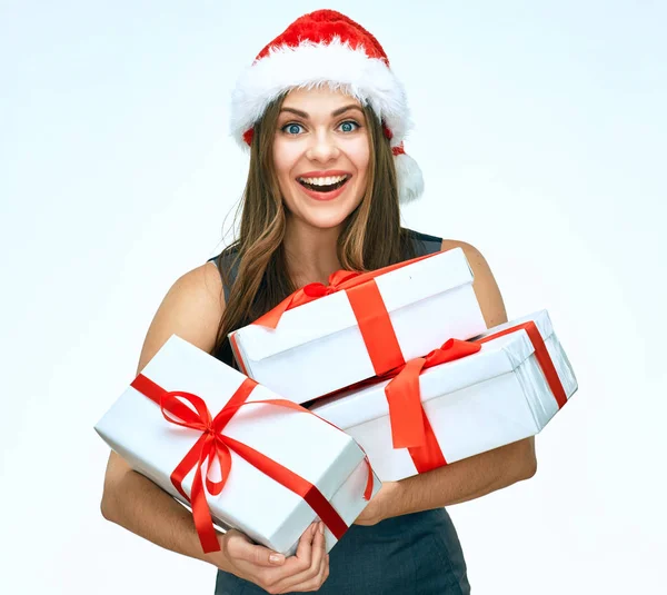 Kerst Stijl Portret Van Lachende Vrouw Bedrijf Grote Stapel Geschenken — Stockfoto