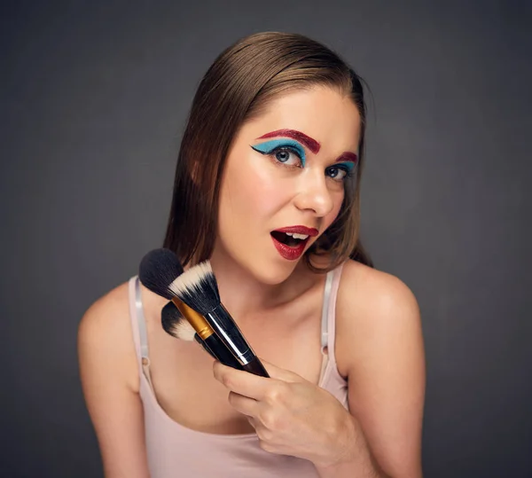Maquiagem Artista Feminina Segurando Coleção Pincéis — Fotografia de Stock