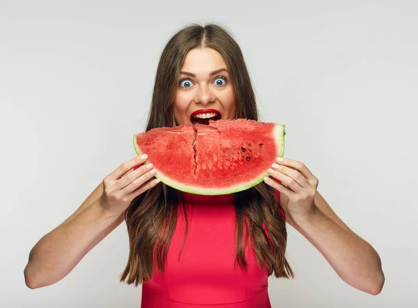 Frau Isst Rote Wassermelone Isoliert Auf Weißem Hintergrund — Stockfoto