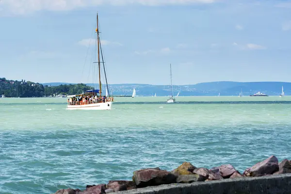 Balatonfoldvar ハンガリーのバラトン湖の帆船 — ストック写真