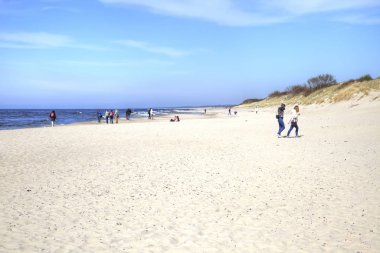 Curonian Spit, Rusya Federasyonu - 02.2018 olabilir: Kum plaj. Baltık Denizi'nin kıyısında