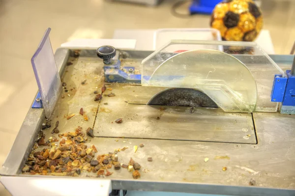 Kesme ve amber (taşlar ile çalışmak için profesyonel makine) 