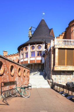 Kaliningrad, Rusya Federasyonu - 04.2018 olabilir: Residence kralların. Multiformat eğlence ve eğlence kompleksi, Restoran, Çocuk alanları ve buz pateni pistine içerir
