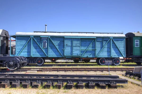 俄罗斯加里宁格勒 2018 铁路运输博物馆的领土 旧火车 货车和机车 — 图库照片