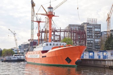 Kaliningrad, Rusya Federasyonu - Nisan 30.2018: Irbensky kayan beacon, özel tasarım, bir deniz feneri yangın, bir radiobeacon, bir ses verici ve hydroacoustic uyarı aygıtı ile donatılmış bir gemi. Dünya Okyanus Müzesi