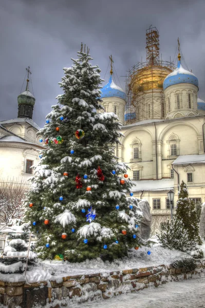 Abeto Decorado Navidad Territorio Del Monasterio Novospassky Stavropegic Moscú Ciudad — Foto de Stock