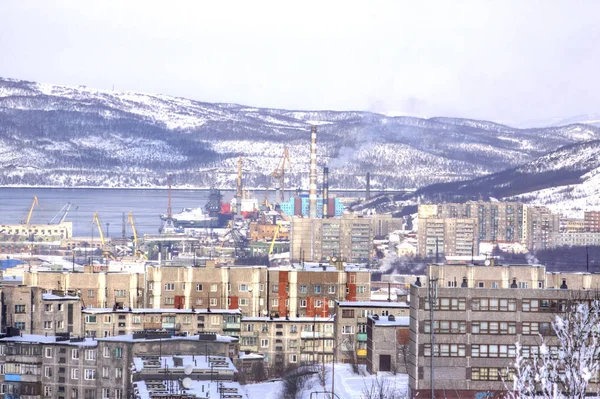 Cidade Polar Murmansk Construída Nas Margens Baía Kola Nas Colinas — Fotografia de Stock