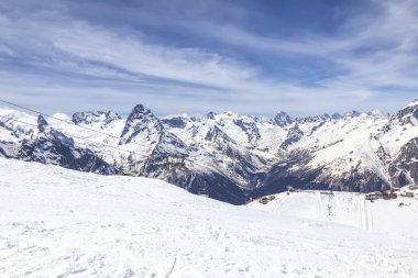 Dağ tatil Dombay yamaçlarında Kayak ideal