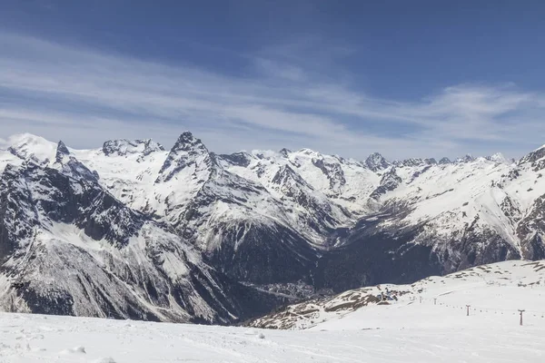 Dombai Glade Insediamento Nelle Montagne Del Caucaso Stazione Sciistica — Foto Stock