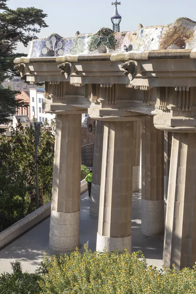 바르셀로나 스페인에서 공원은 가우디에 1900 년에서 1914 지어졌다 떨어지는 기둥이 — 스톡 사진