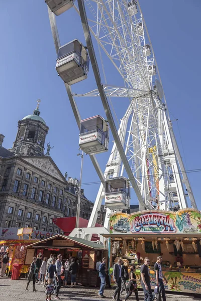 Amsterdam Nizozemsko Může 2011 Zábavní Park Kolotoč Staroměstském Náměstí Ruské — Stock fotografie