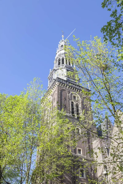 Alter Glockenturm Mit Dem Glockenspiel Der Mittelalterlichen Kirche Oude Kerk — Stockfoto