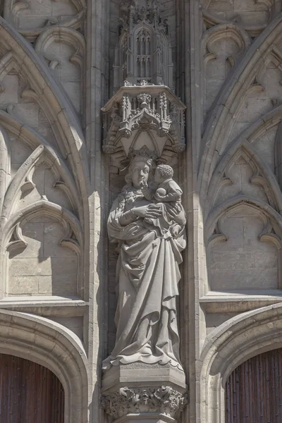 Escultura Del Santo Sobre Entrada Catedral Medieval San Bovon Ciudad — Foto de Stock