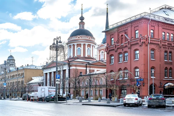 Moskou. Kerk van St. John the Divine in Novaja Square — Stockfoto