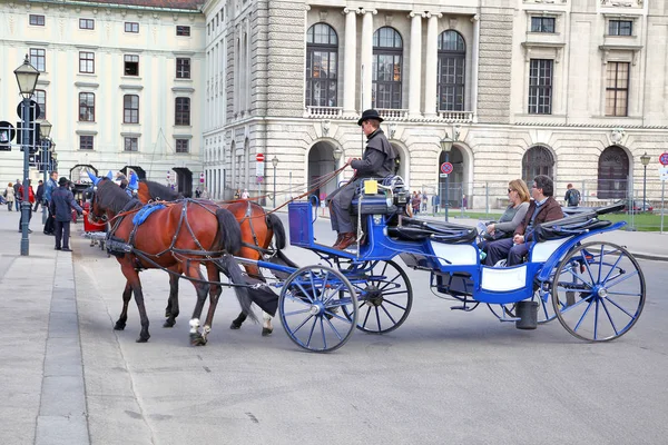 ウィーン。園内周遊馬車 — ストック写真