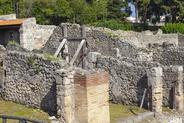 Die Stadt Pompeji, die vom Vulkan unter einer Ascheschicht begraben wurde — Stockfoto