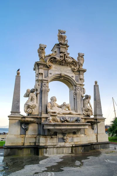 Italy. City of Naples. Embankment. Sebeto Fountain — Stock Photo, Image