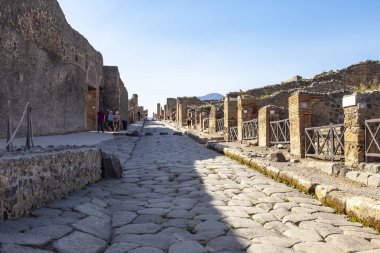 Volkan M tarafından kül tabakası altında gömülü Pompeii şehri